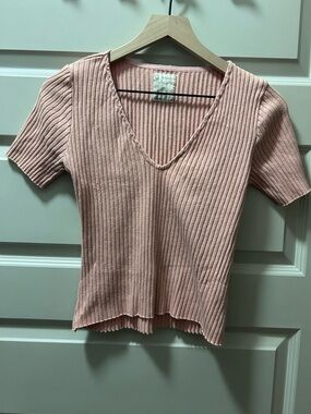 Ribbed V-Neck Short Sleeve Top in Dusty Rose
